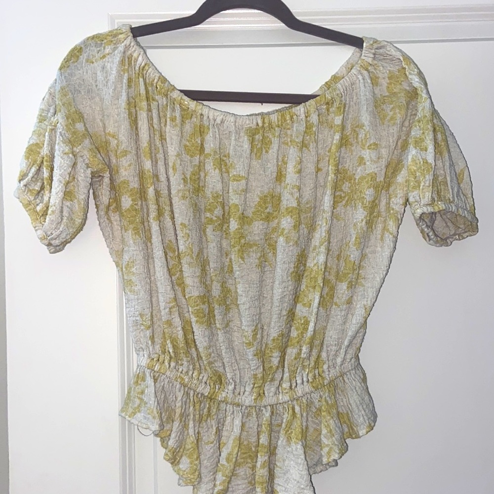 ✨ FREE PEOPLE OFF THE SHOULDER TOP